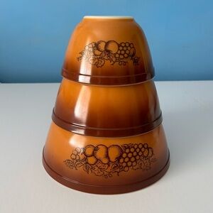 Pyrex Old Orchard mixing bowl 403